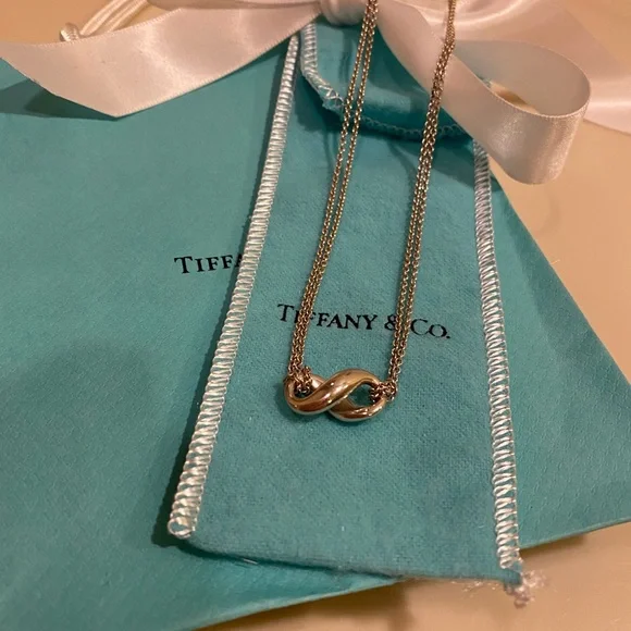 Authentic Tiffany&Co Sterling Silver Figure Eight Necklace with double chain - Picture 6 of 7